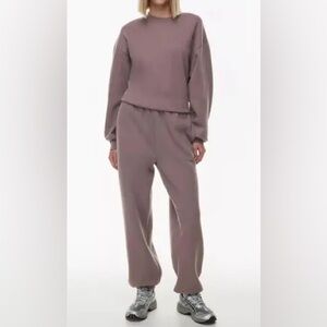 Aritzia TNA Cozy Perfect Fleece Mega Sweatpants women’s size Small, Purple
